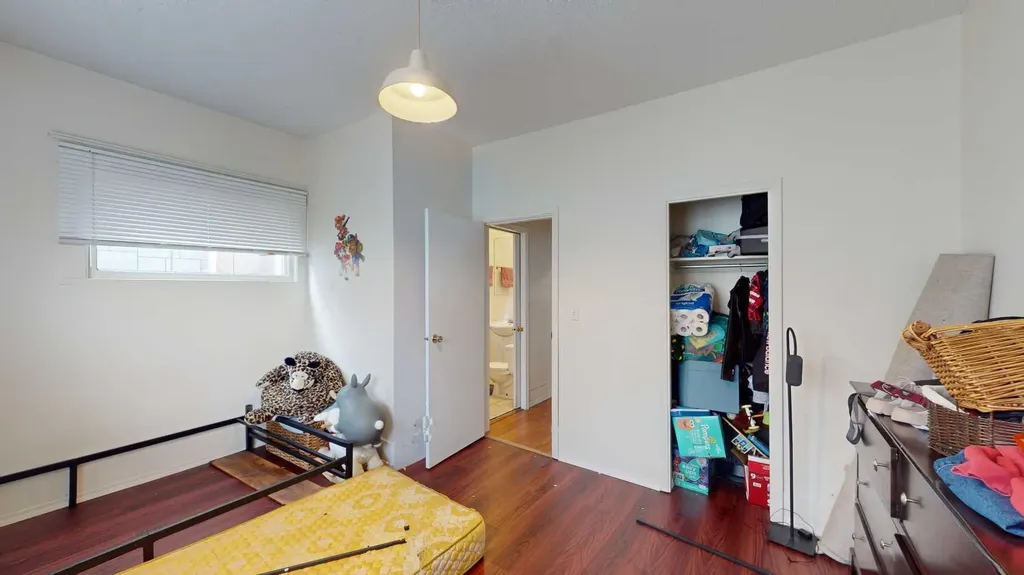 1625 23 Avenue SW Calgary AB T2T 0V1