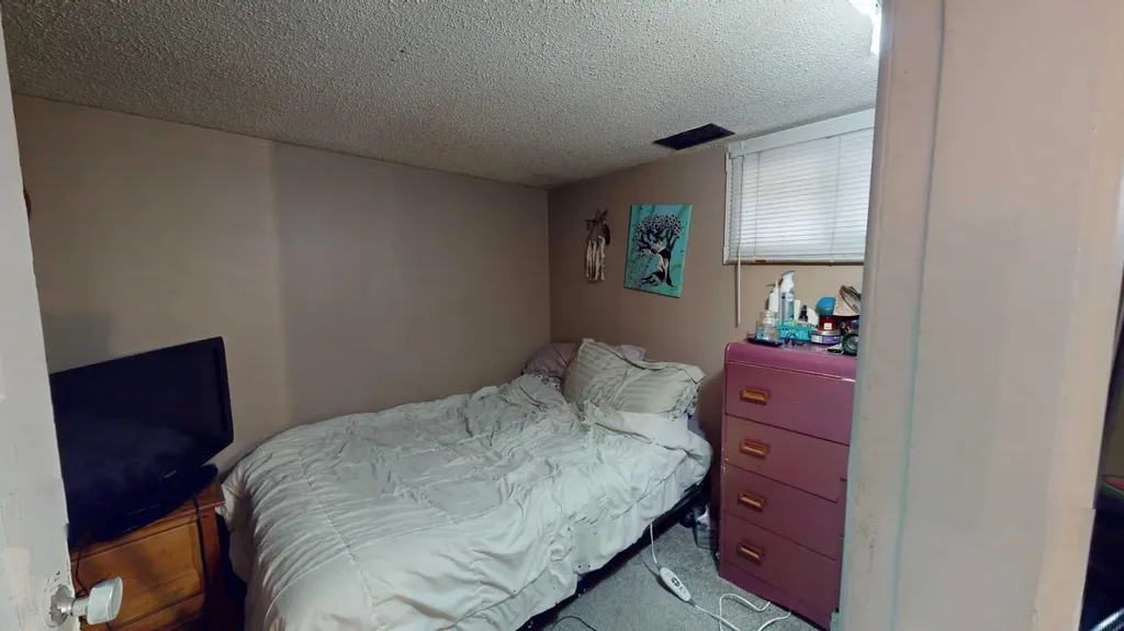1625 23 Avenue SW Calgary AB T2T 0V1