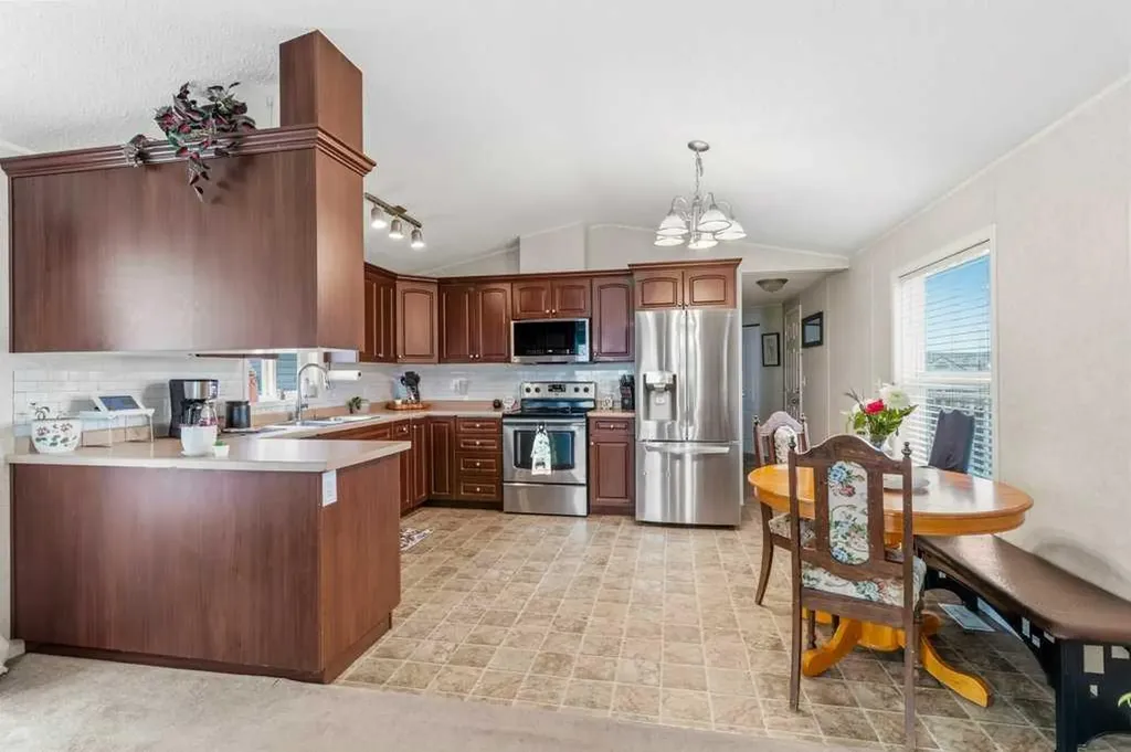 6 Baywood Place Sylvan Lake AB T4S0A7