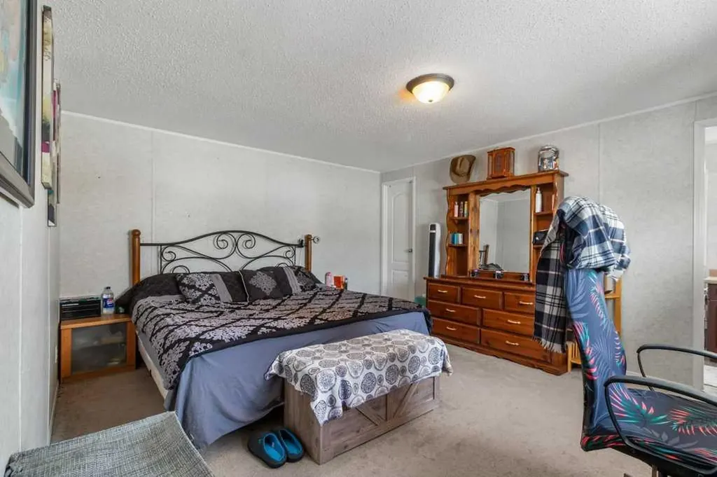 6 Baywood Place Sylvan Lake AB T4S0A7