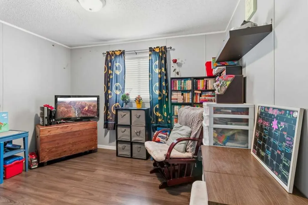 6 Baywood Place Sylvan Lake AB T4S0A7