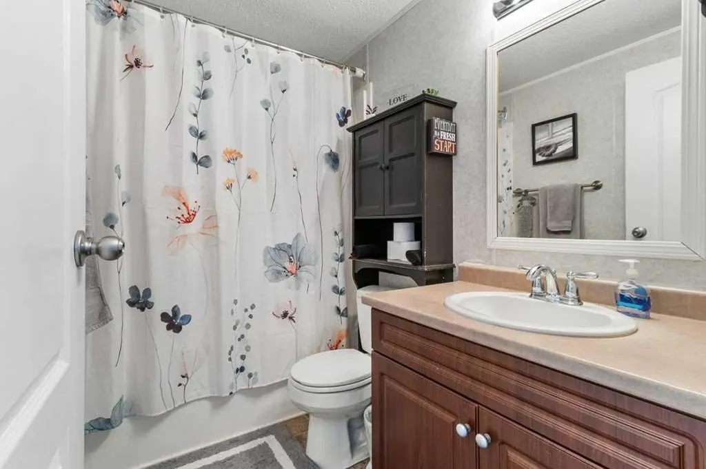 6 Baywood Place Sylvan Lake AB T4S0A7