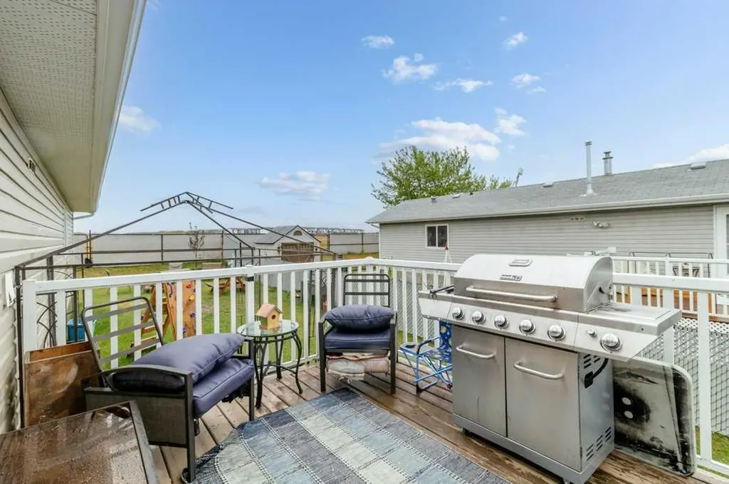 6 Baywood Place Sylvan Lake AB T4S0A7