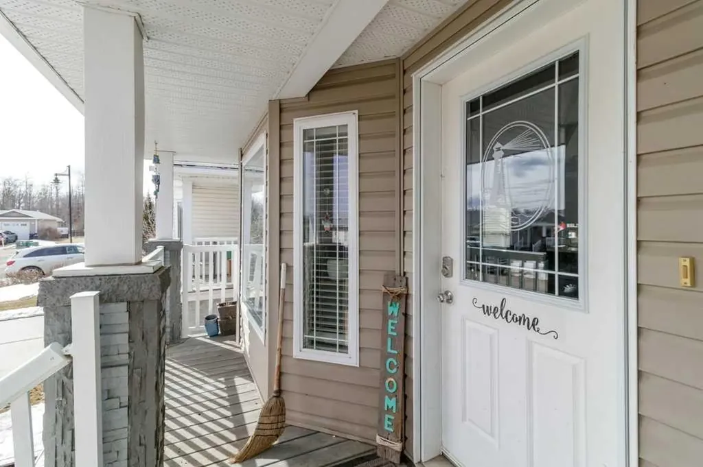 6 Baywood Place Sylvan Lake AB T4S0A7