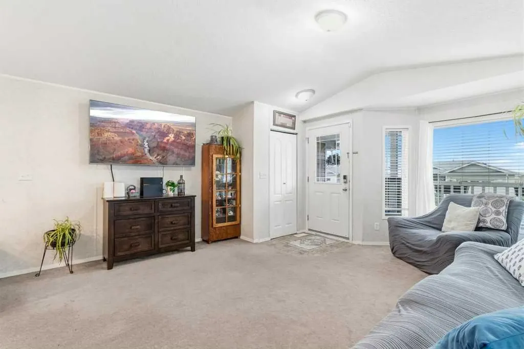 6 Baywood Place Sylvan Lake AB T4S0A7