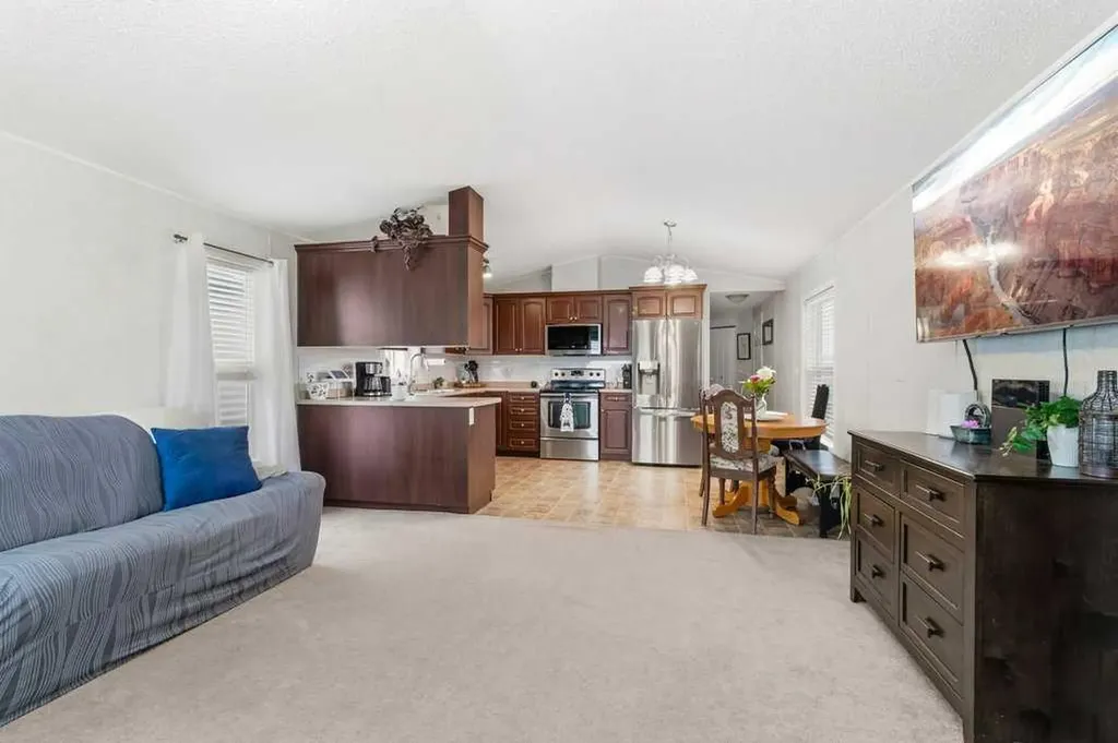 6 Baywood Place Sylvan Lake AB T4S0A7