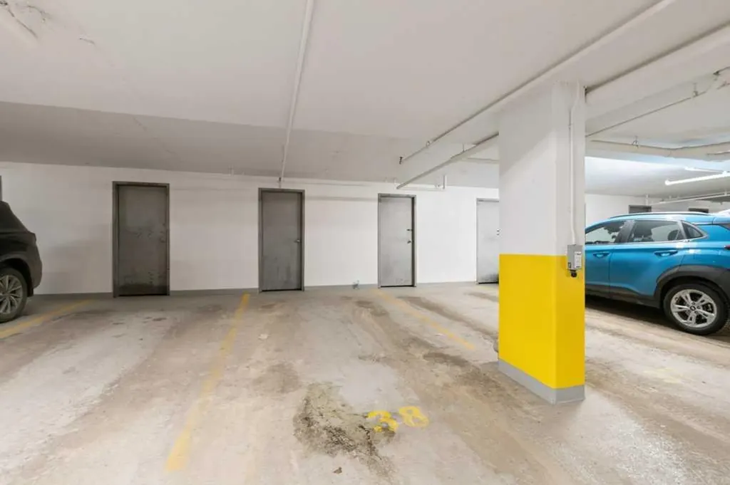 70 Panamount Drive NW Calgary AB T3K 6G8
