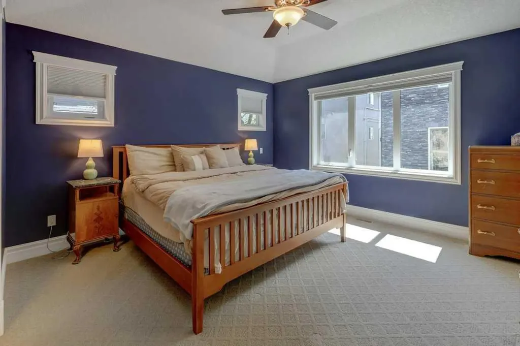 449 20 Avenue NE Calgary AB T2E 1R3