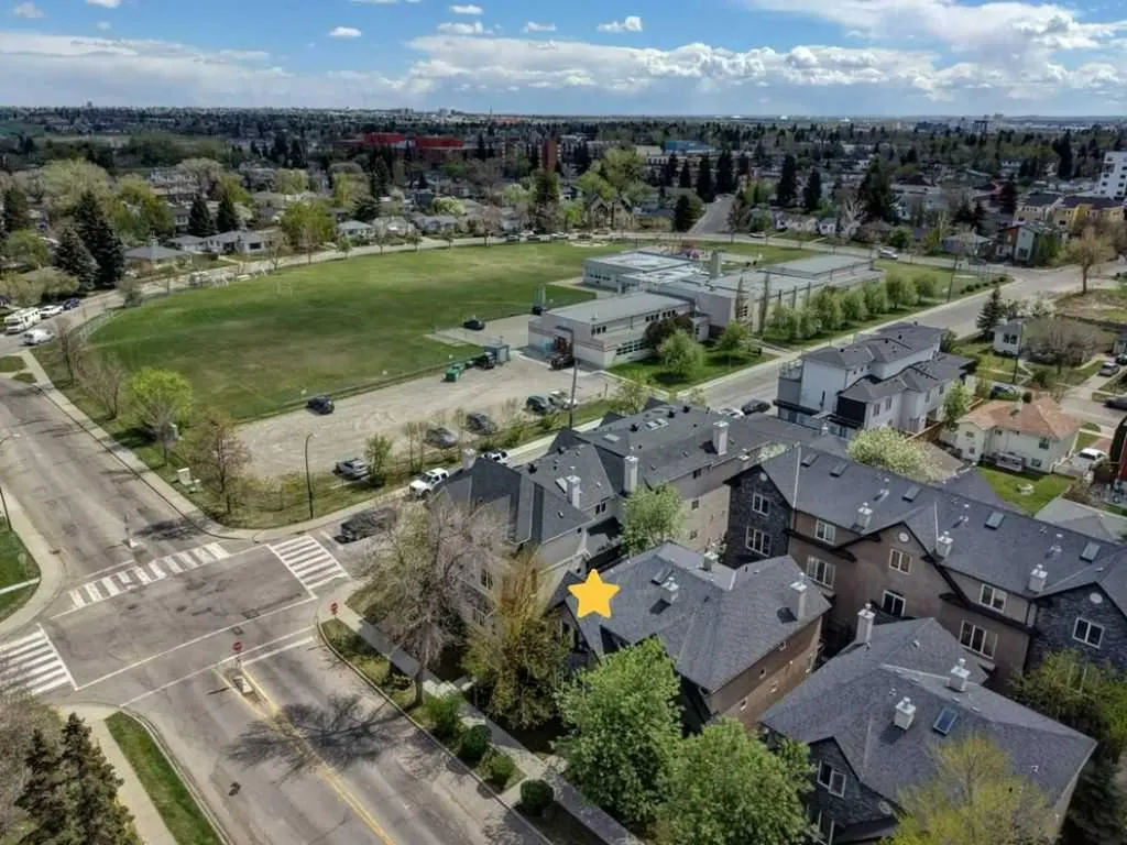 449 20 Avenue NE Calgary AB T2E 1R3