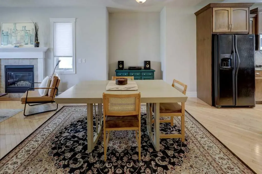449 20 Avenue NE Calgary AB T2E 1R3