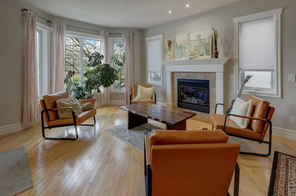 449 20 Avenue NE Calgary AB T2E 1R3