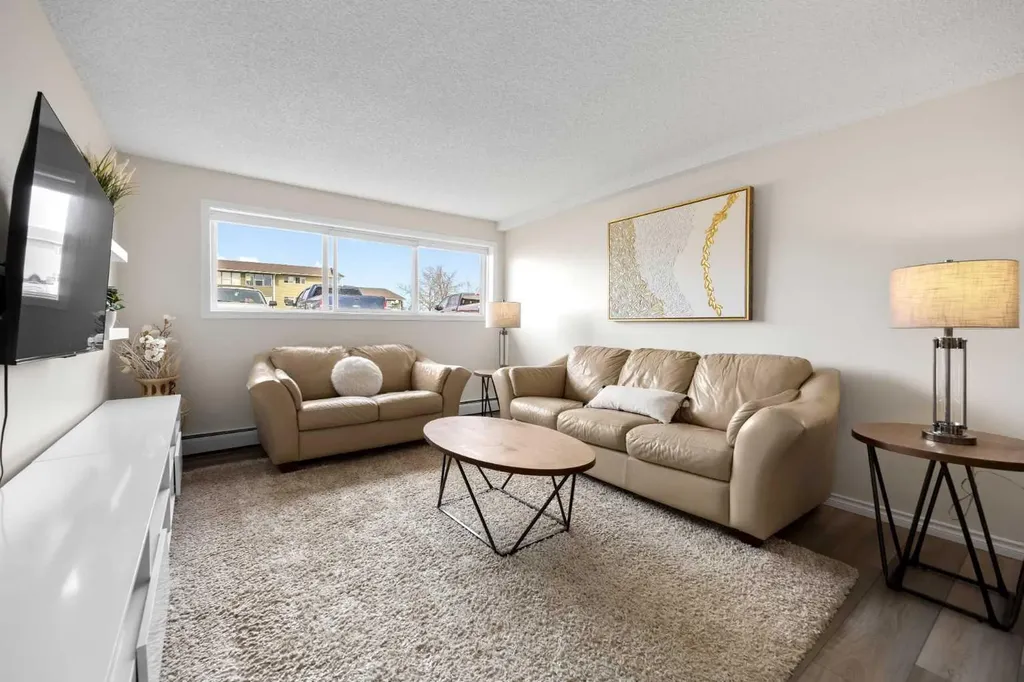 101 Big Hill Way SE Airdrie AB T4A 1Z7