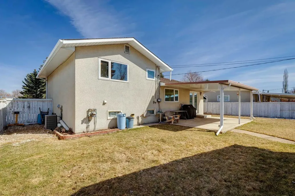 8523 Addison Place SE Calgary AB T2H 1R6