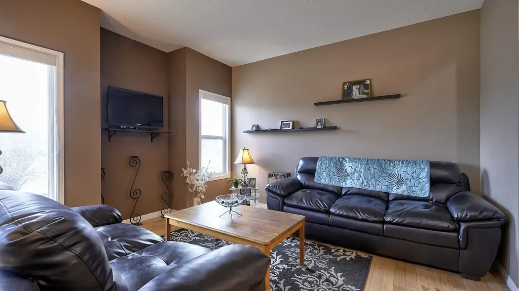 620 Luxstone Landing SW Airdrie AB T4B 0B6