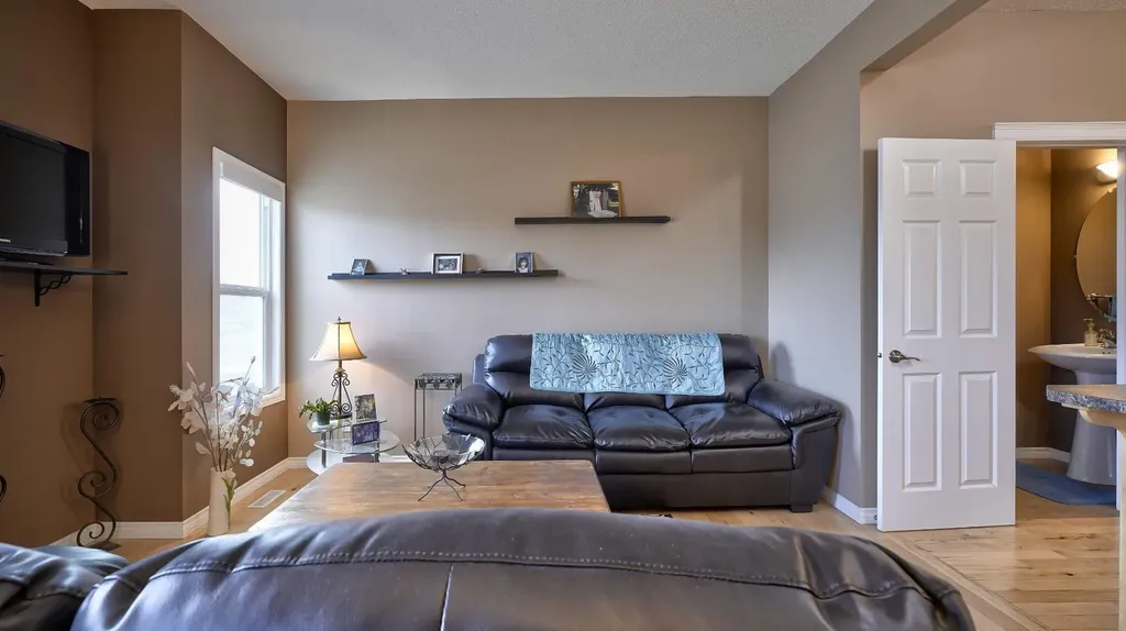 620 Luxstone Landing SW Airdrie AB T4B 0B6