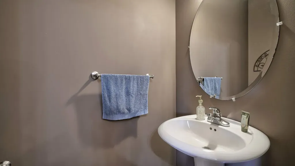 620 Luxstone Landing SW Airdrie AB T4B 0B6