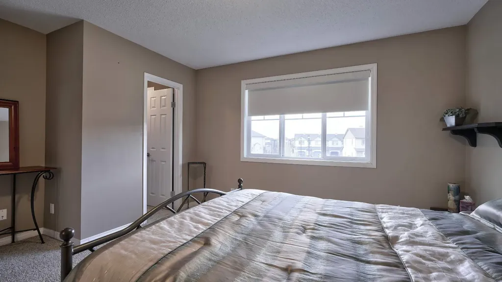 620 Luxstone Landing SW Airdrie AB T4B 0B6