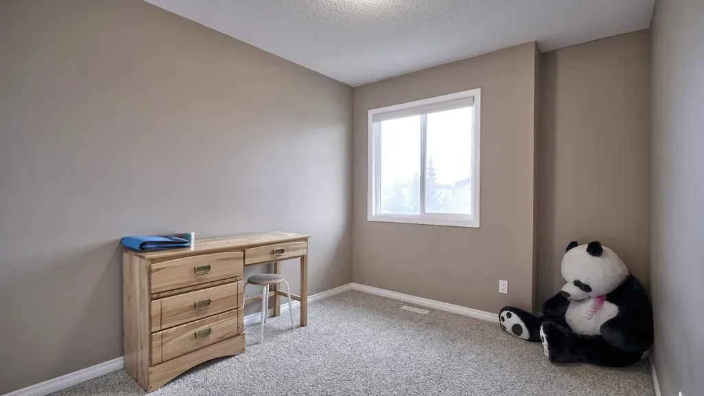 620 Luxstone Landing SW Airdrie AB T4B 0B6