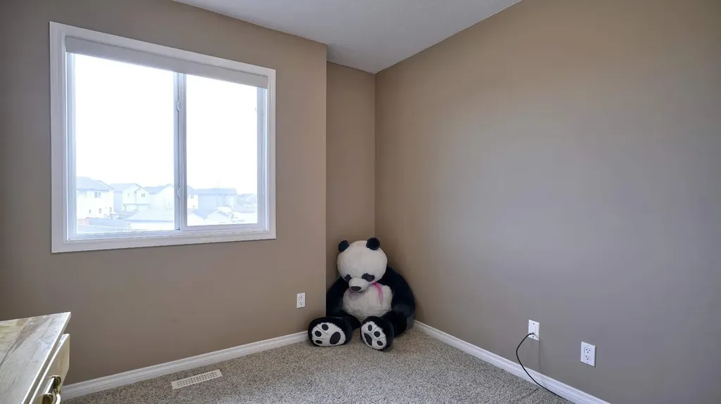 620 Luxstone Landing SW Airdrie AB T4B 0B6