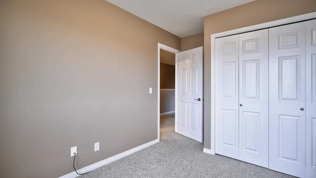 620 Luxstone Landing SW Airdrie AB T4B 0B6