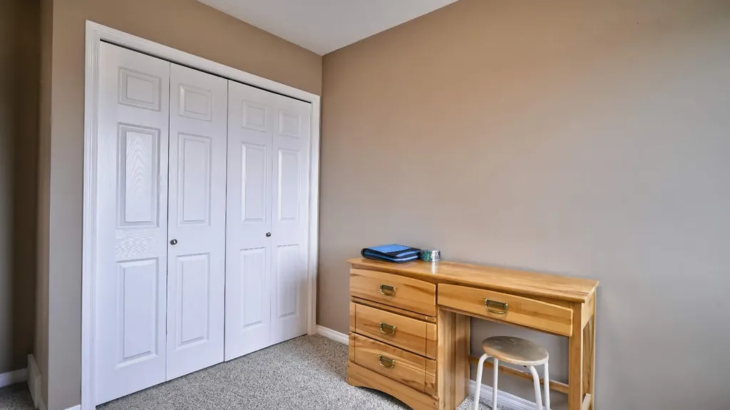 620 Luxstone Landing SW Airdrie AB T4B 0B6