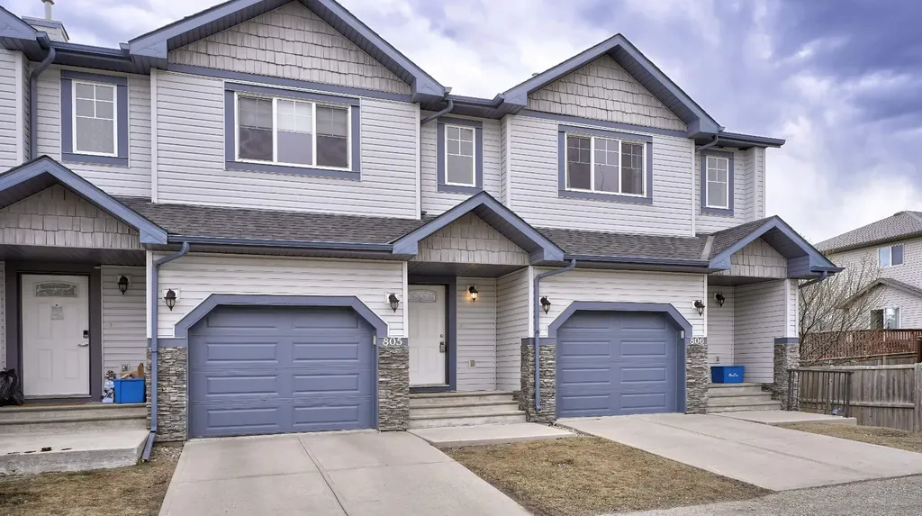 620 Luxstone Landing SW Airdrie AB T4B 0B6