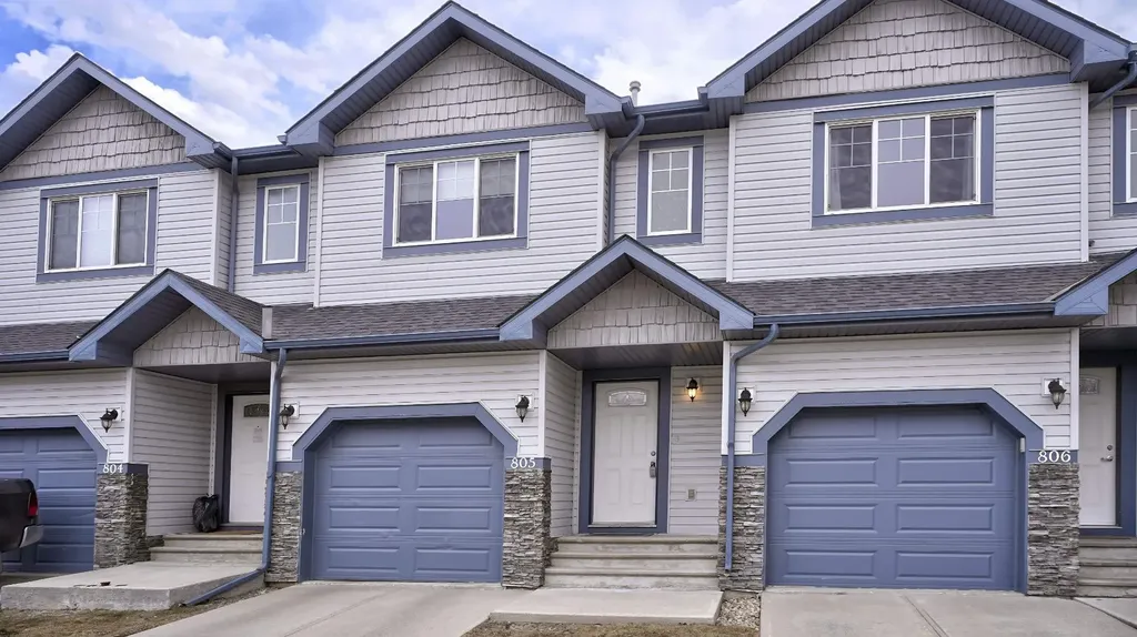 620 Luxstone Landing SW Airdrie AB T4B 0B6