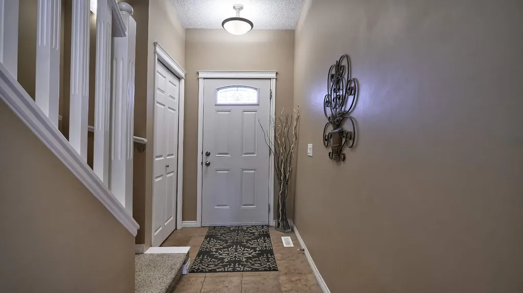 620 Luxstone Landing SW Airdrie AB T4B 0B6