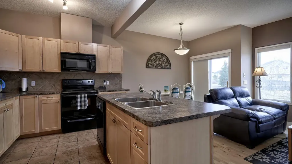 620 Luxstone Landing SW Airdrie AB T4B 0B6