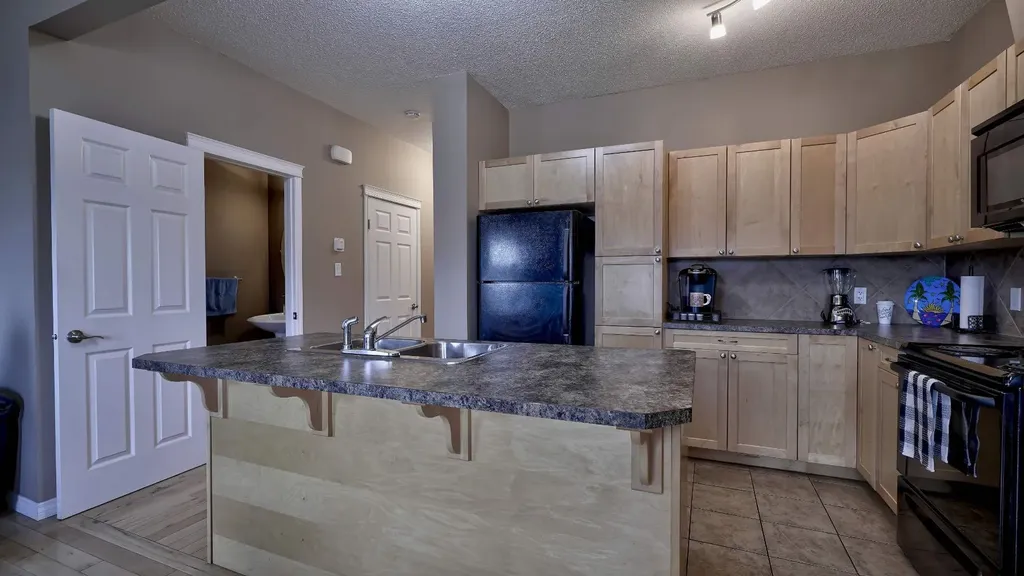 620 Luxstone Landing SW Airdrie AB T4B 0B6