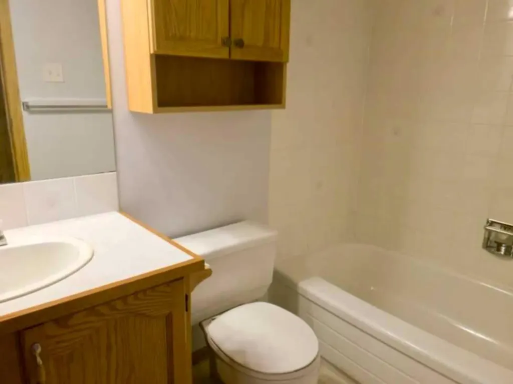 702 10 Avenue Wainwright AB T9W 1B8