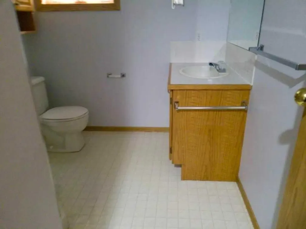 702 10 Avenue Wainwright AB T9W 1B8