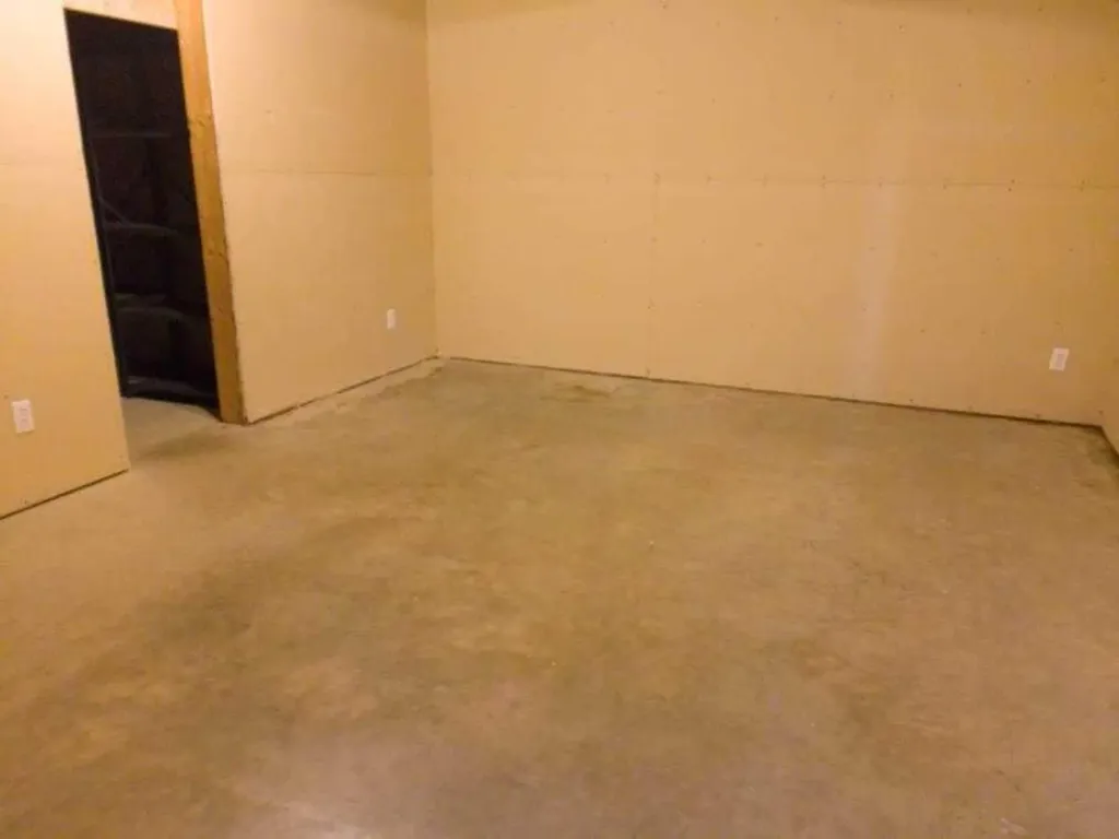 702 10 Avenue Wainwright AB T9W 1B8