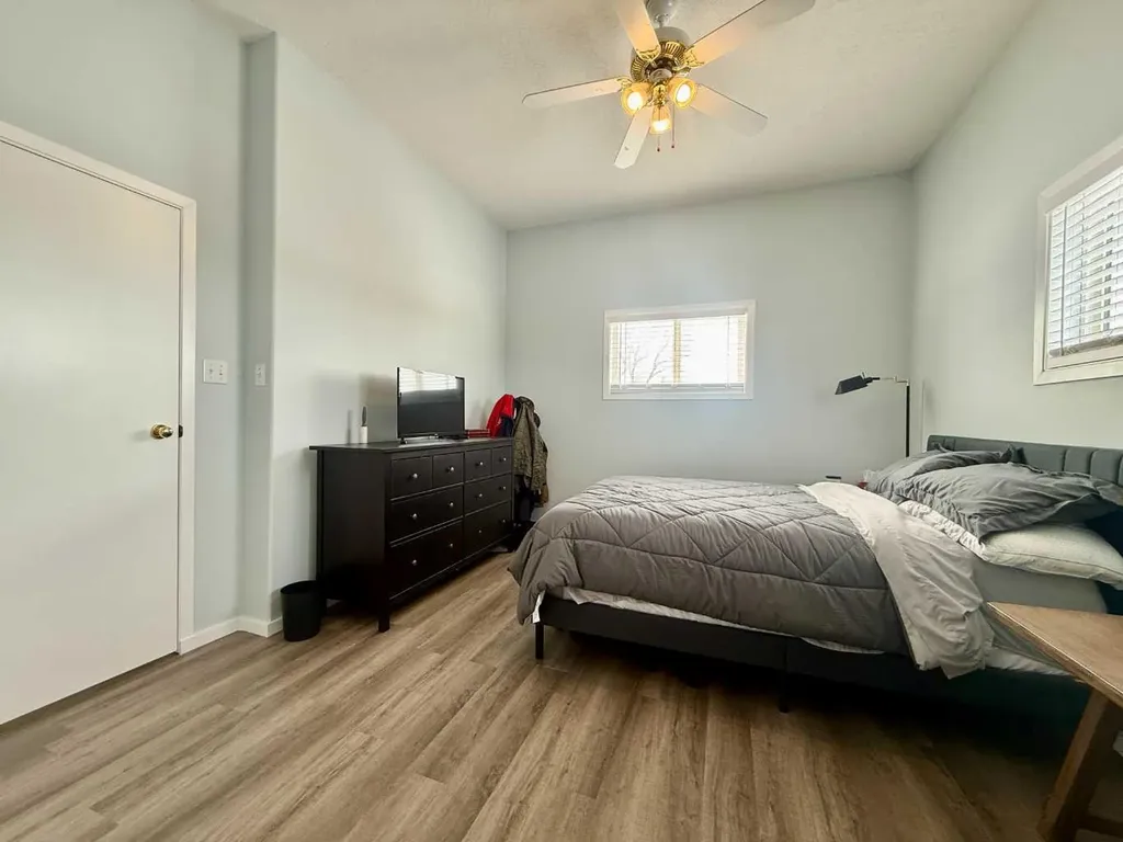 702 10 Avenue Wainwright AB T9W 1B8