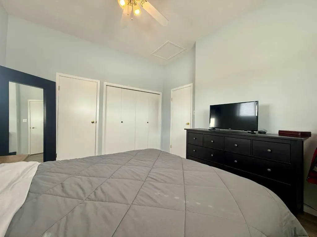 702 10 Avenue Wainwright AB T9W 1B8