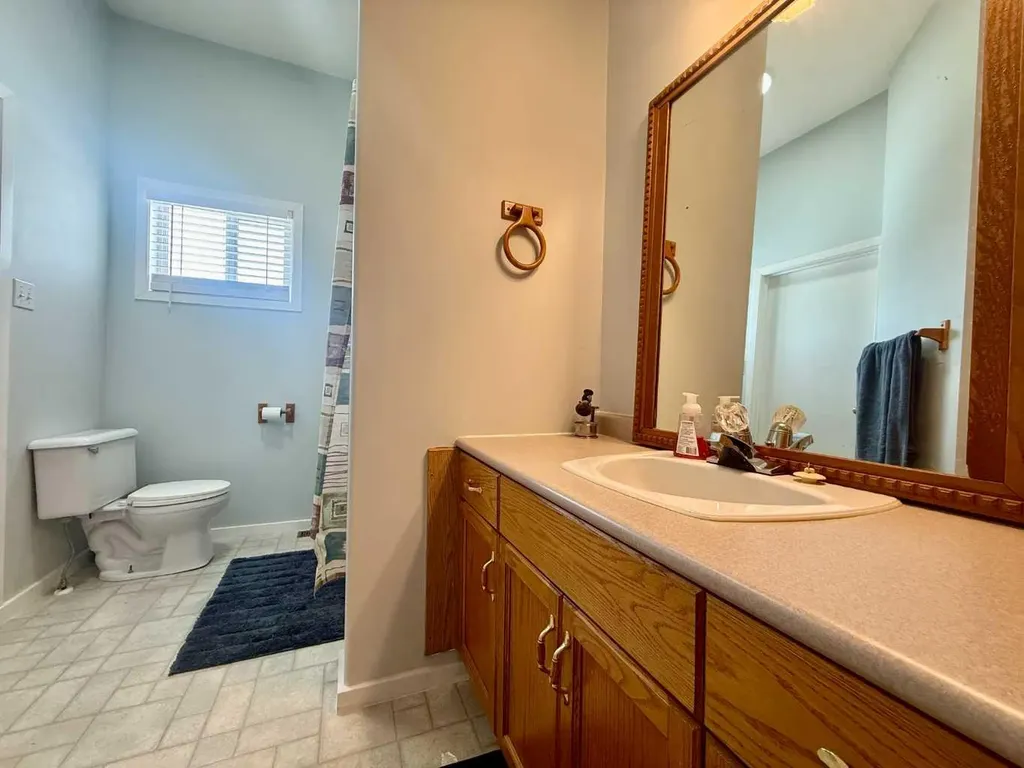 702 10 Avenue Wainwright AB T9W 1B8