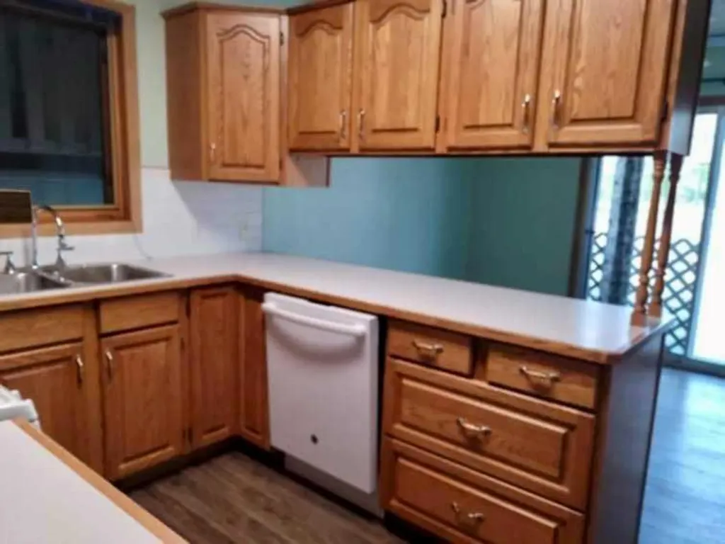 702 10 Avenue Wainwright AB T9W 1B8