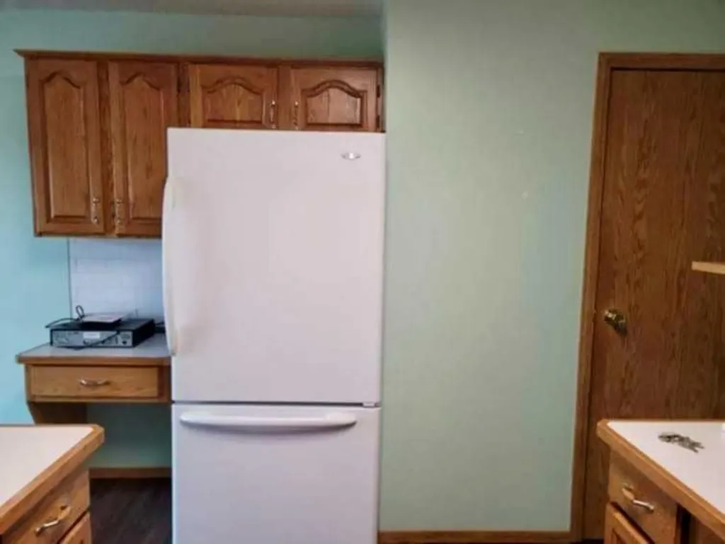 702 10 Avenue Wainwright AB T9W 1B8