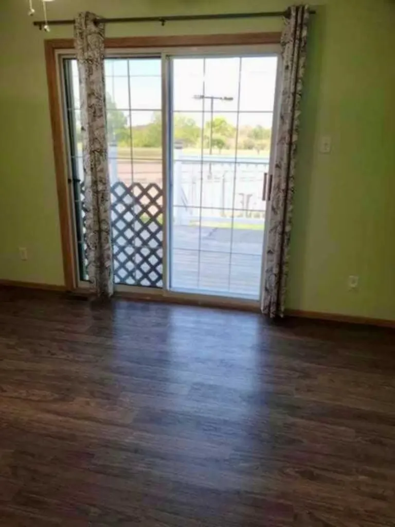 702 10 Avenue Wainwright AB T9W 1B8