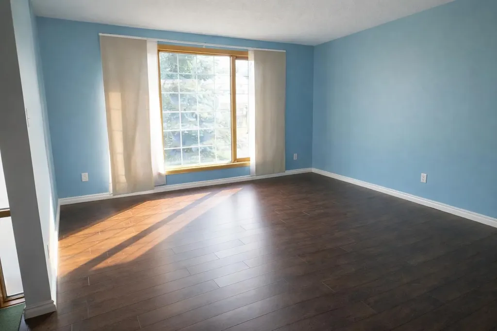 702 10 Avenue Wainwright AB T9W 1B8