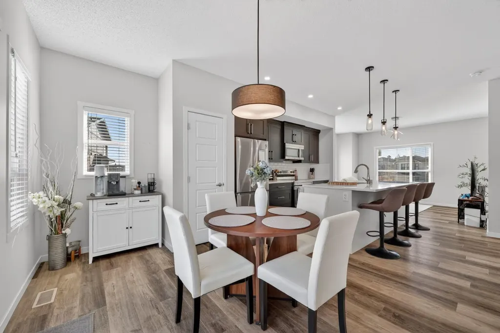 220 Harvest Grove Walk NE Calgary AB T3K 2M1