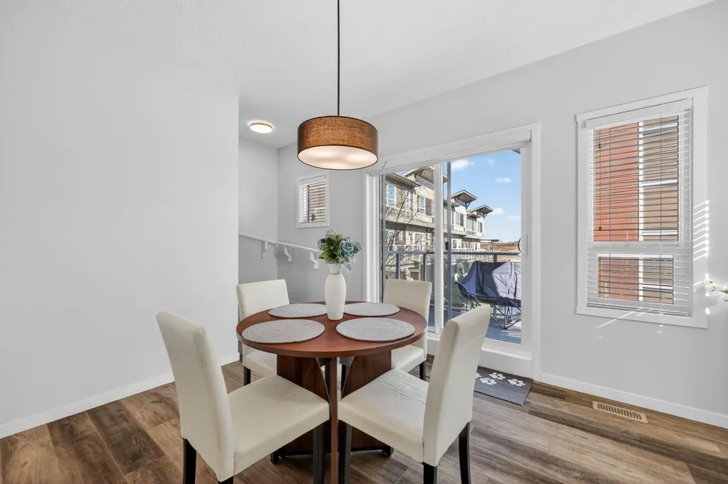 220 Harvest Grove Walk NE Calgary AB T3K 2M1