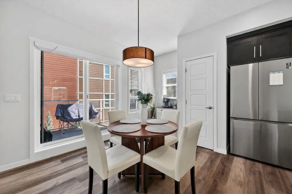 220 Harvest Grove Walk NE Calgary AB T3K 2M1