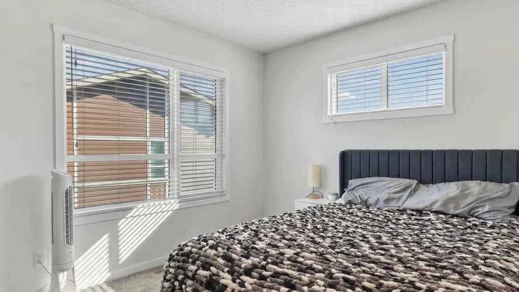 220 Harvest Grove Walk NE Calgary AB T3K 2M1