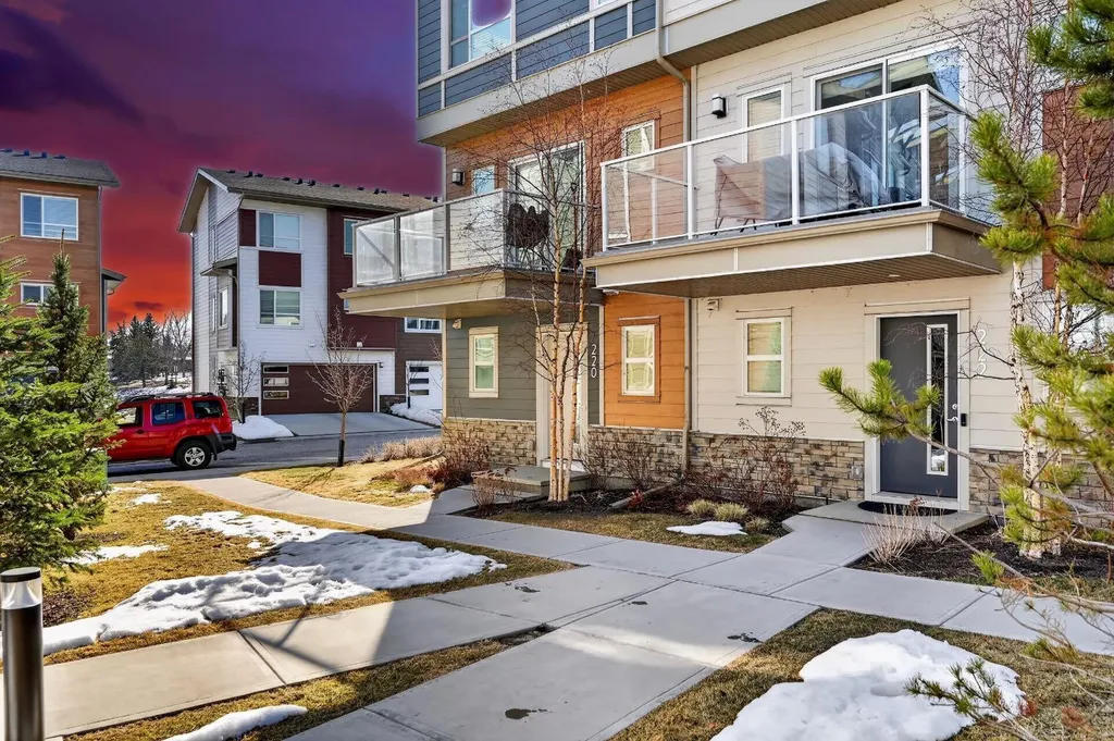 220 Harvest Grove Walk NE Calgary AB T3K 2M1