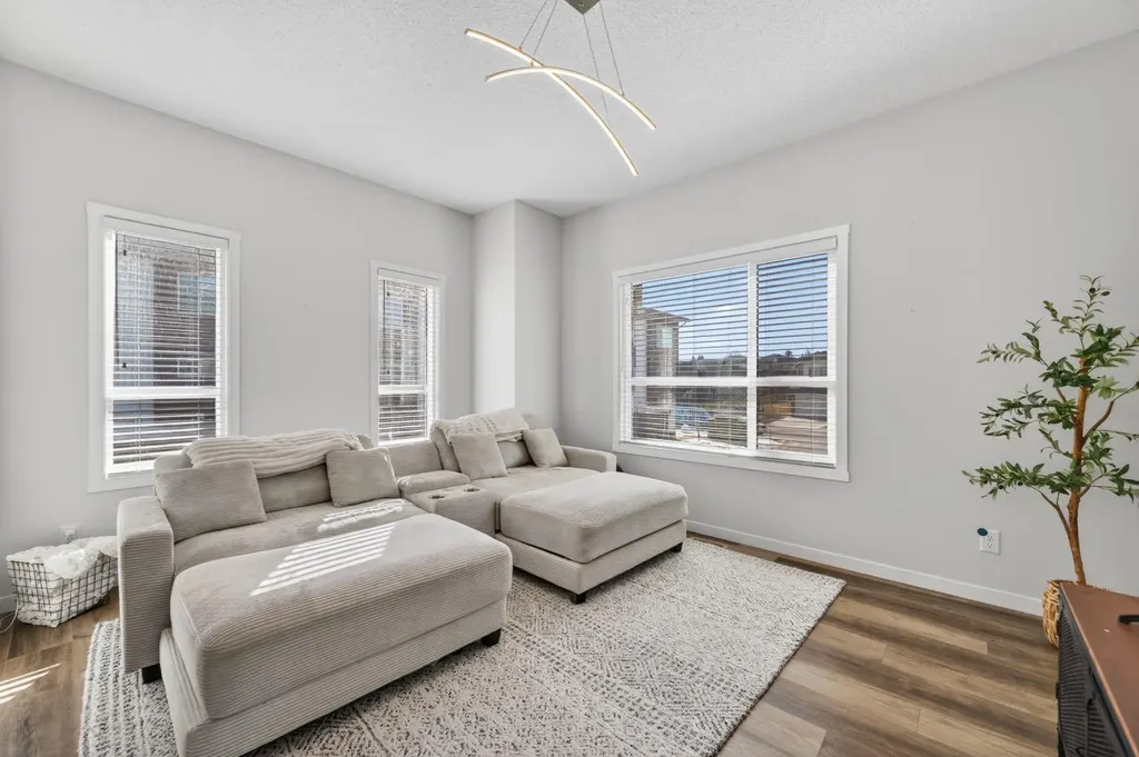 220 Harvest Grove Walk NE Calgary AB T3K 2M1