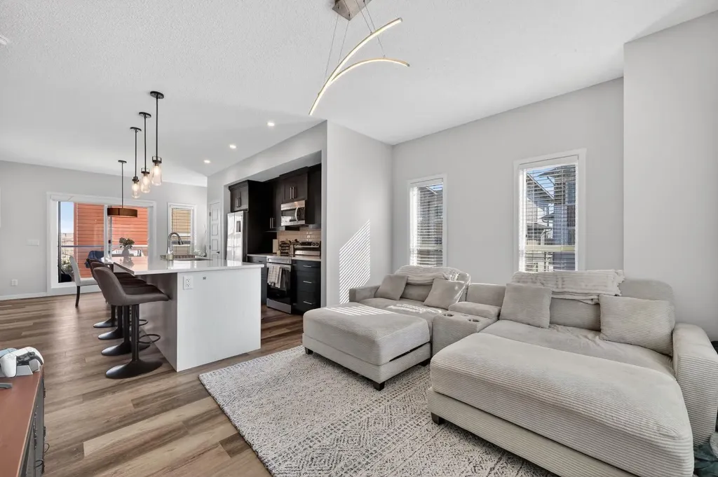 220 Harvest Grove Walk NE Calgary AB T3K 2M1