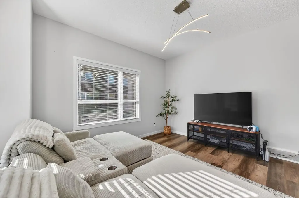 220 Harvest Grove Walk NE Calgary AB T3K 2M1