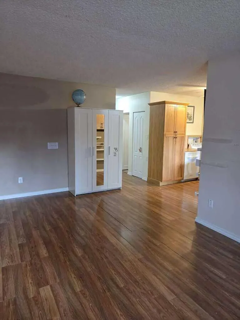 8235 Elbow Drive SW Calgary AB T2V 1K6