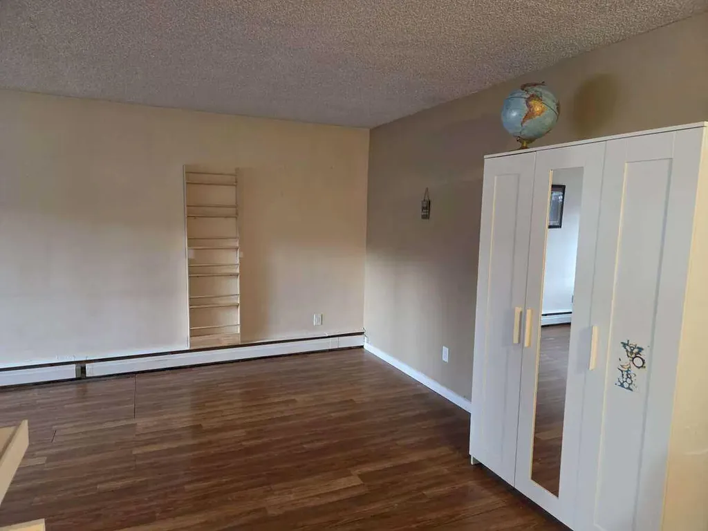 8235 Elbow Drive SW Calgary AB T2V 1K6